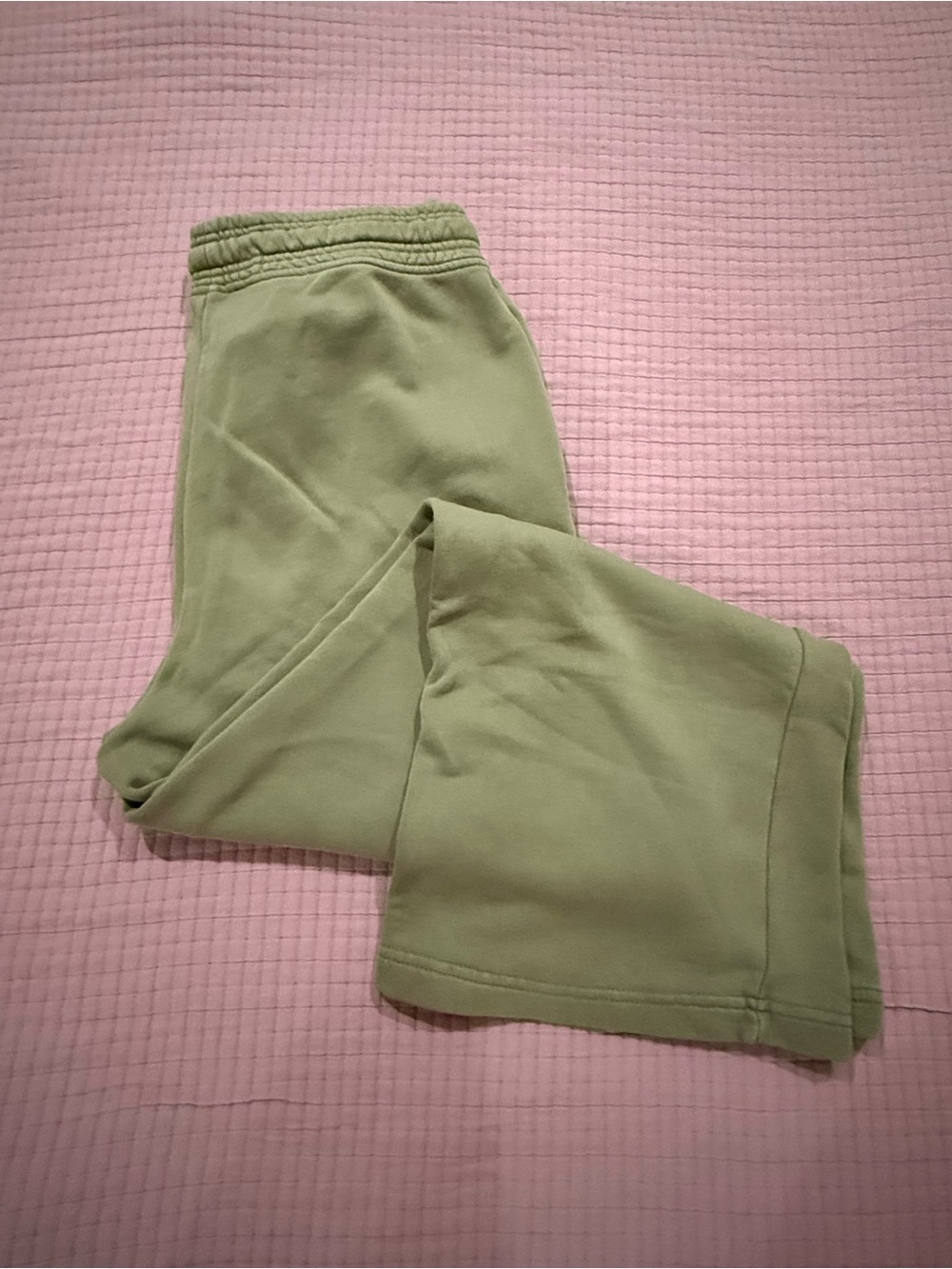 Daily Practice Cropped Olive Ankle Sweatpants - Women - Picture 4 of 6